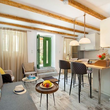 Longós Loggos Couple Suite By Konnect מראה חיצוני תמונה