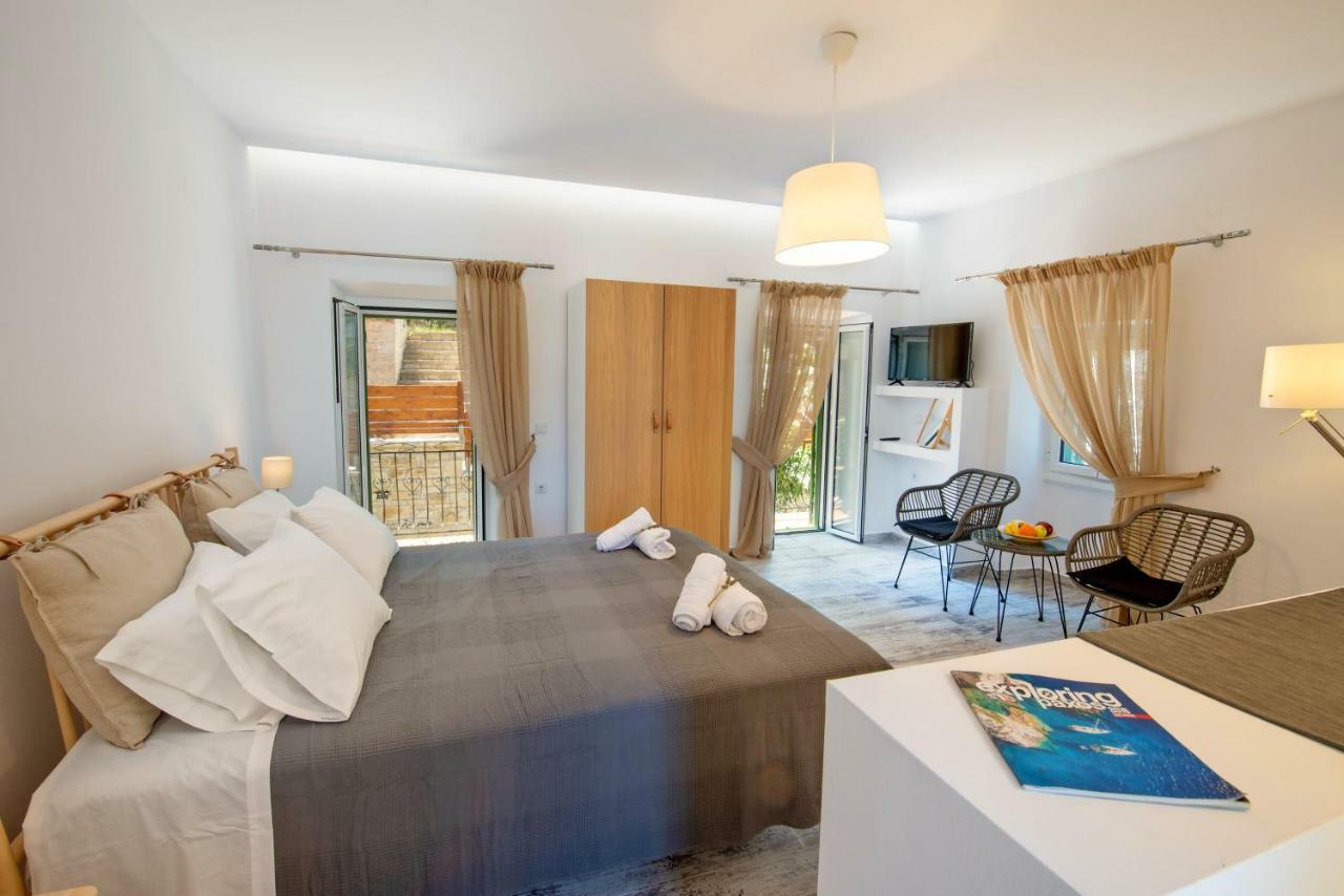 Longós Loggos Couple Suite By Konnect מראה חיצוני תמונה